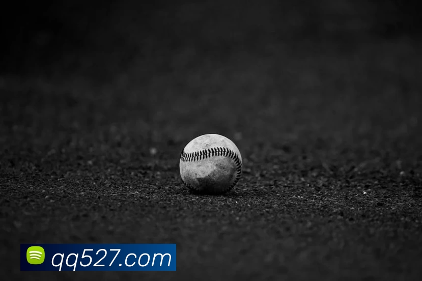 詹姆斯生涯冲突事件回顾多次赛场争执与对手对峙瞬间